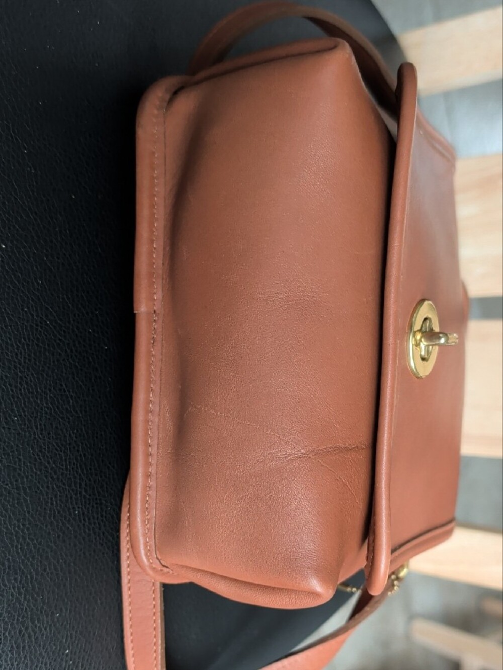 Vintage Coach Companion Flap Crossbody (KOC-9076) GUC - Picture 5 of 10